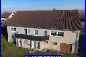Freistehendes Zweifamilienhaus mit großem Garten im OT von Borken – Die vollständige Adresse der Immobilie erhältst du vom Anbieter., 34582 Borken (Hessen) – Vorschaubild 1
