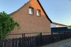 Kleines Einfamilienhaus mit 3 Zimmern in Gifhorn – Die vollständige Adresse der Immobilie erhältst du vom Anbieter., 38518 Gifhorn – Vorschaubild 2