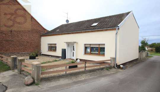 Bild von Einfamilienhaus mit Garten in Calvörde! Mein Haus = Mein Partner!