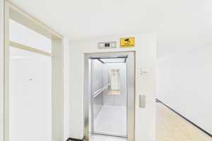 Sofort frei. Super Gelegenheit. Sehr gepflegte, mod. 2 Zimmer, Balkon, Aufzug, Stellplatz, 2 Keller – Stuttgart – Vorschaubild 5