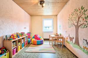 Ein- bis Zweifamilienhaus mit kleinem Garten + Doppelgarage + Nebengebäuden! – Die vollständige Adresse der Immobilie erhältst du vom Anbieter., 91257 Pegnitz – Vorschaubild 16