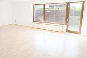 Großzügiger Bungalow in Schwalmtal mit Garten, Pool, Sauna, Kellerbar und 2 Garagen zu vermieten – Die vollständige Adresse der Immobilie erhältst du vom Anbieter., 36318 Schwalmtal – Vorschaubild 3