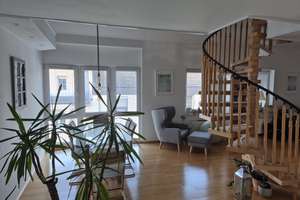 Lichtdurchflutete 2,5-Zimmer-Maisonette Wohnung mit Balkon auf der Sonnenseite in Beuel
