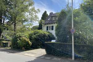 Platz für die Familie und Generationen!
Repräsentative Altbau-Villa erweitert mit großer  Wohnhalle – Die vollständige Adresse der Immobilie erhältst du vom Anbieter., 53127 Venusberg, Bonn – Vorschaubild 2