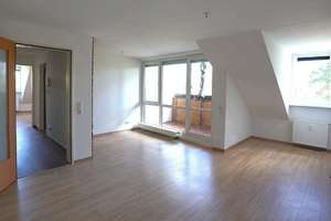 Zweitbezug! Große 3-Zimmer mit Tiefgarage, EBK, Balkon und Wanne am See!  – Zur Heide 6, 4207 Lausen-Grünau, Leipzig – Vorschaubild 2
