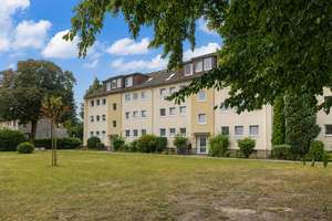 Charmante 2,5-Zimmer-Wohnung mit Balkon & Garage