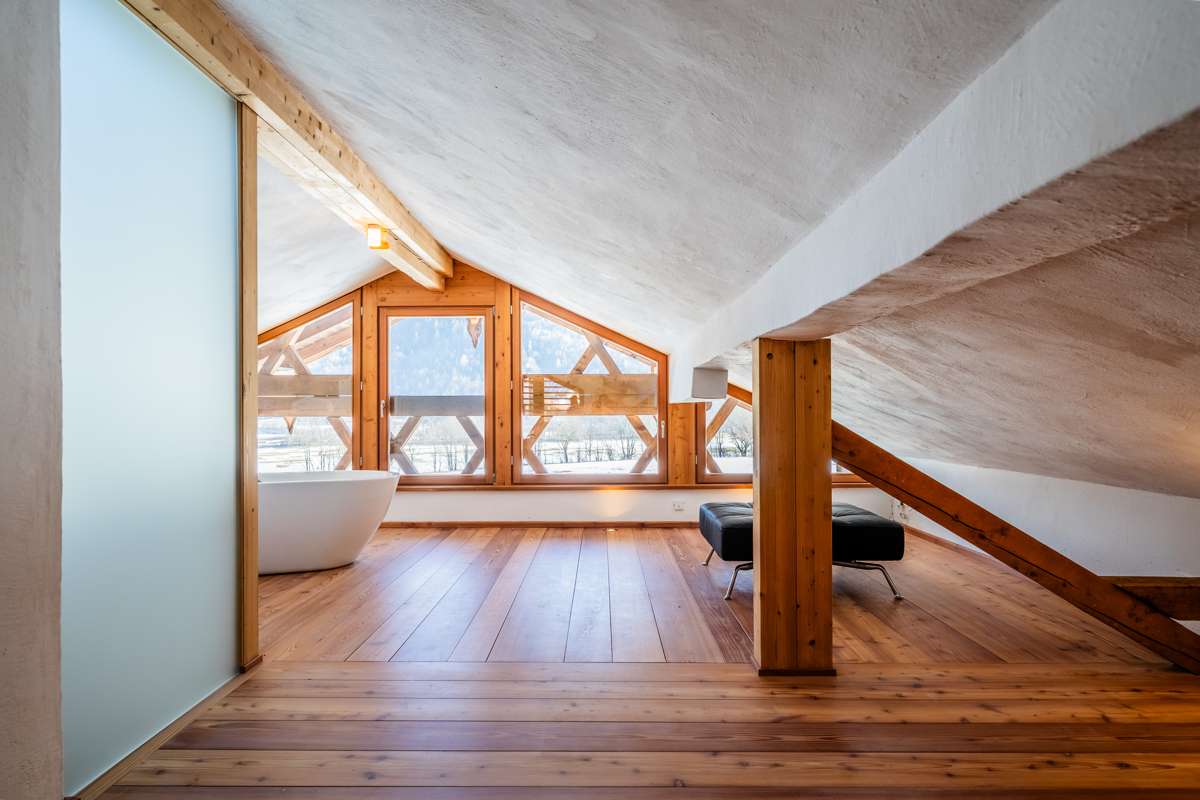 Immobilie in Schleching - Rarität in malerischer Lage:
Einzigartiges Anwesen im Landhaus-Stil mit Gästebereich und Alpenblick - Bild 14