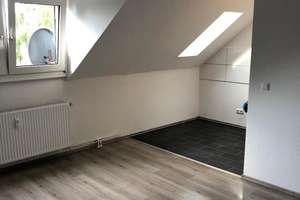 Dachgeschosswohnung mit 2,5 Zimmer in Kaßlerfeld