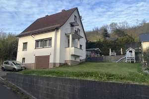 Einfamilienhaus mit Einliegerbereich & provisionsfrei In Siegen-Eiserfeld