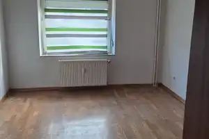 Solides Wohnhaus mit 3 Eigentumswohnungen und großem Grundstück - auch für Kapitalanleger! – Mönchengladbach – Vorschaubild 2