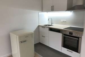 Gemütliche helle moderne  Wohnung mit Balkon, EBK  & PKW-Stellplatz in ruhiger Lage v. Lörick