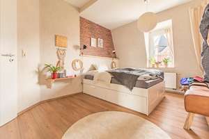 DACHTERRASSE – WANNEN-DUSCHBAD MIT FENSTER – GÄSTE-WC – EINBAUKÜCHE – MAISONETTE – Die vollständige Adresse der Immobilie erhältst du vom Anbieter., 1159 Löbtau-Süd, Dresden – Vorschaubild 4