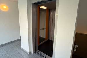 Lichtdurchflutete Penthouse-Wohnung mit großer Süd-Terrasse – Die vollständige Adresse der Immobilie erhältst du vom Anbieter., 74081 Sontheim, Heilbronn – Vorschaubild 3