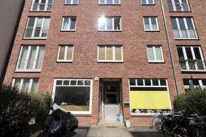 Kapitalanlage: Vermietete 2-Zimmer-Wohnung in Barmbek mit Sanierungsbedarf