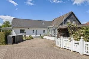 Festpreis! Haus mit zwei separaten Wohneinheiten in familienfreundlicher Lage von Kaltenkirchen – Die vollständige Adresse der Immobilie erhältst du vom Anbieter., 24568 Kaltenkirchen – Vorschaubild 3