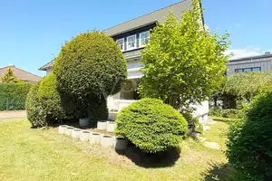 VON POLL BAD HOMBURG: Freistehendes Einfamilienhaus in bester Wohnlage Nähe Tannenwald – Hochtaunuskreis – Vorschaubild 2
