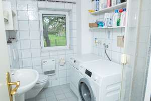 Willkommen Zuhause: Geräumiges Haus mit zwei Wohneinheiten & sonnigem Garten! – Die vollständige Adresse der Immobilie erhältst du vom Anbieter., 89347 Bubesheim – Vorschaubild 12