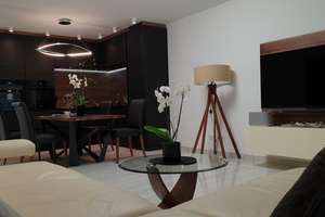 Neubau Smarthome Nichtraucher 3 Zimmer Wohnung mit Möbel und Einbauküche in Stuttgart