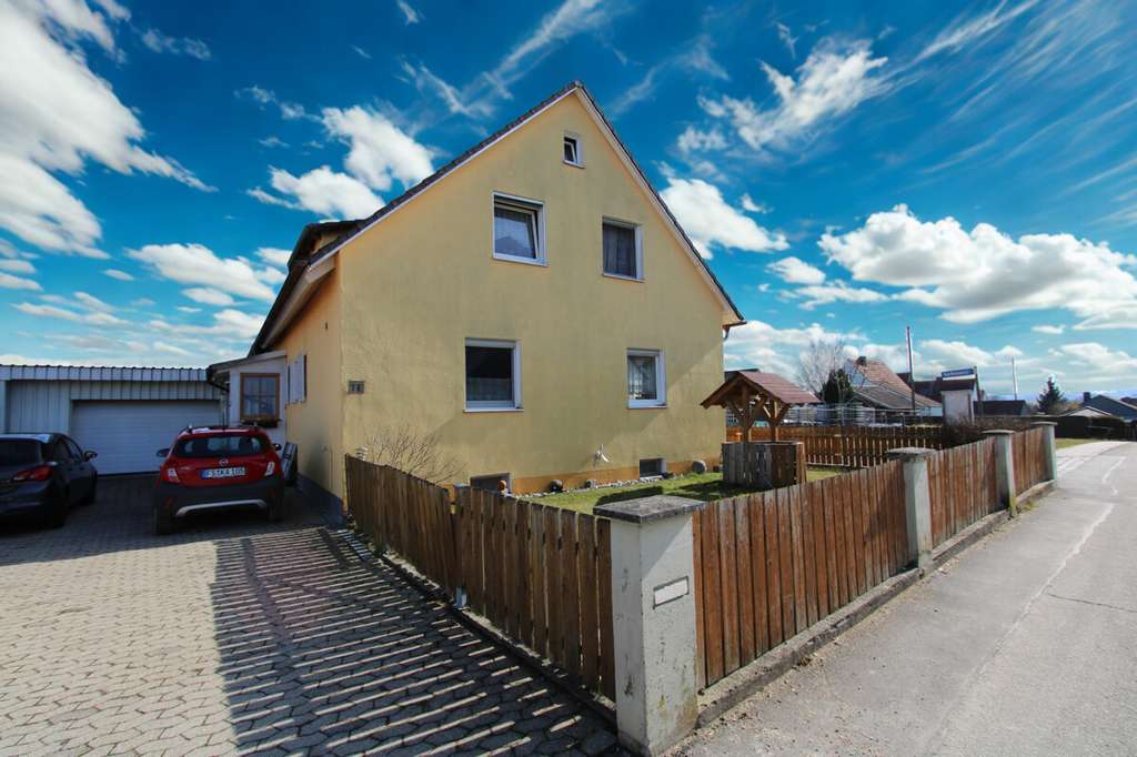 Immobilie in Nandlstadt - Freistehendes Einfamilienhaus mit traumhaftem Weitblick über Nandlstadt - Bild 0