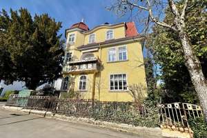 Charmante Stadtvilla mit drei großen Wohnungen – Die vollständige Adresse der Immobilie erhältst du vom Anbieter., 72762 Reutlingen-Mitte, Reutlingen – Vorschaubild 3