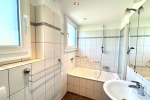 Dyk-Lage: Helle 4-Zimmer-Wohnung mit Galerie und großem Balkon zum Garten – Die vollständige Adresse der Immobilie erhältst du vom Anbieter., 47803 Inrath/Kliedbruch, Krefeld – Vorschaubild 17