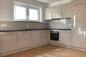 KERNSTADT * MODERNE 3,5-ZI. WHG * inkl. EBK, SÜD-BALKON,  BADEWANNE, TIEFGARAGE, AUFZUG uvm. – Grillparzerweg 17, 74074 Heilbronn, Heilbronn – Vorschaubild 4