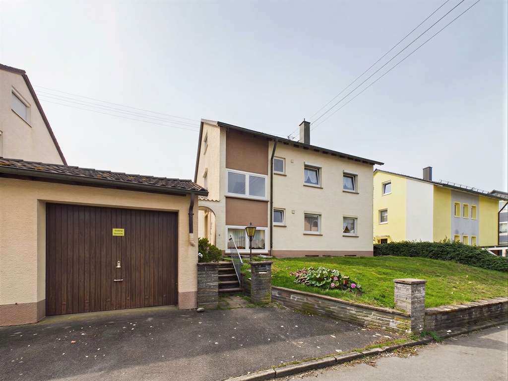 Immobilie in Dußlingen - Vom Rohdiamanten zum Renditeobjekt. Mehrfamilienhaus mir drei Wohnungen in Dusslingen. - Bild 1