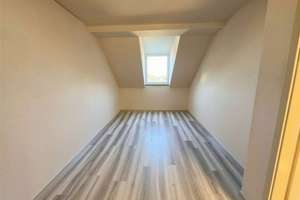 Helle Dachgeschosswohnung mit Einbauküche - 2 Monate Kaltmietfrei – Dorotheenstraße 22, 9113 Schloßchemnitz, Chemnitz – Vorschaubild 10