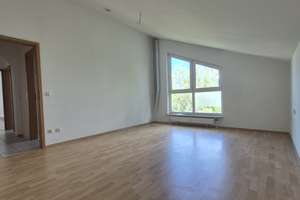 Charmante Dachgeschosswohnung mit Balkon, Einbauküche, Tiefgaragenstellplatz & Waschautomat – Dennachstr. 23, 75175 Buckenberg, Pforzheim – Vorschaubild 5