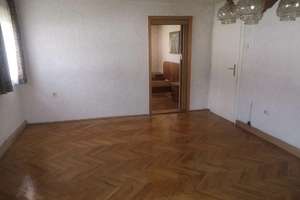 Charmantes Wohnhaus mit Garten, Schuppen & Ausbaupotenzial in ruhiger, zentraler Lage von Spiegelau – Die vollständige Adresse der Immobilie erhältst du vom Anbieter., 94518 Spiegelau – Vorschaubild 10