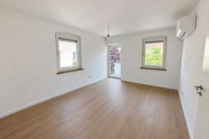 Frisch modernisierte 1-Zimmer-Wohnung mit Balkon und Klimaanlage