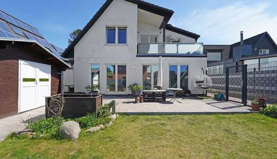 Bild von Vielseitiges Mehrgenerationenhaus mit großem Grundstück in begehrter ruhiger Lage.