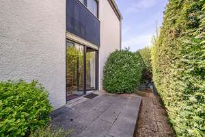 Attraktive Doppelhaushälfte in begehrter Lage mit großzügigem Garten – Die vollständige Adresse der Immobilie erhältst du vom Anbieter., 76275 Ettlingen – Vorschaubild 4