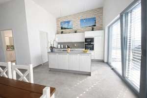 Arbeiten und Wohnen auf 2.700 m² – Gewerbeobjekt mit Wohnhaus, Halle und Garagen – Die vollständige Adresse der Immobilie erhältst du vom Anbieter., 92360 Mühlhausen – Vorschaubild 1