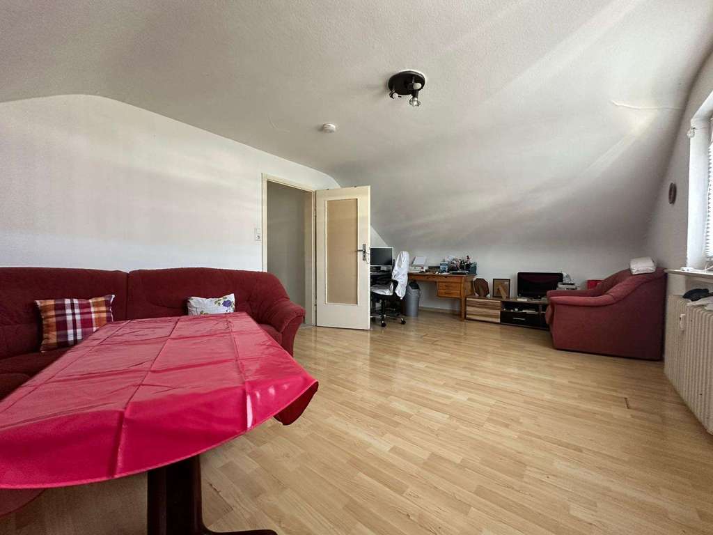 Immobilie in Plochingen - 4-Zimmer-Dachgeschosswohnung in Plochingen, Bestlage, zu verkaufen... - Bild 0