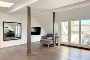 Exklusive Dachgeschosswohnung mit zwei Balkonen in zentraler Lage – Choriner Straße 51, 10435 Prenzlauer Berg, Berlin – Vorschaubild 1
