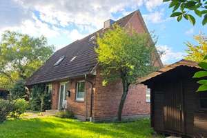 Vielseitiges Haus für die große Familie oder zwei Einheiten in guter Lage von Berkenthin – Die vollständige Adresse der Immobilie erhältst du vom Anbieter., 23919 Berkenthin – Vorschaubild 1
