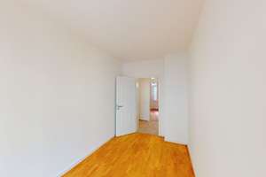 Perfekt für kleine Familien! Schöne 3-Zimmer-Wohnung mit Balkon in der Weststadt. – Moningerstraße 9, 76135 Weststadt, Karlsruhe – Vorschaubild 10