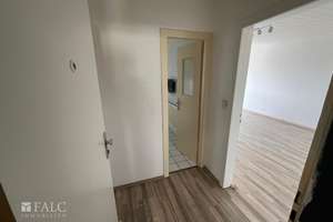 Frisch renovierte 2-Zimmer-Wohnung im 3. OG mit Weitblick ins Grüne – zentral & sofort bezugsfrei – Die vollständige Adresse der Immobilie erhältst du vom Anbieter., 42859 Zentralpunkt, Remscheid – Vorschaubild 4