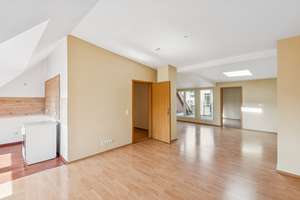 Helle Dachgeschosswohnung mit Dachterrasse in Spandauer Kiezlage – Die vollständige Adresse der Immobilie erhältst du vom Anbieter., 13595 Wilhelmstadt, Berlin – Vorschaubild 3