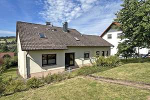 Besonderes Wohnhaus mit Einliegerwohnung – durchdachte Aufteilung mit Zwischengeschossen in Hilders – Die vollständige Adresse der Immobilie erhältst du vom Anbieter., 36115 Hilders – Vorschaubild 6