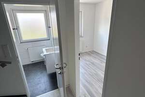 Familienfreundliches Reihenmittelhaus mit Garten in Nürnberg-Eibach – Die vollständige Adresse der Immobilie erhältst du vom Anbieter., 90451 Eibach, Nürnberg – Vorschaubild 10