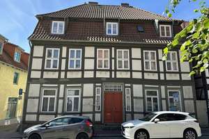Mehrfamilienhaus in attraktiver Innenstadtlage nahe dem Warener Stadthafen mit Nebengelass & Innenho – Die vollständige Adresse der Immobilie erhältst du vom Anbieter., 17192 Waren (Müritz) – Vorschaubild 2