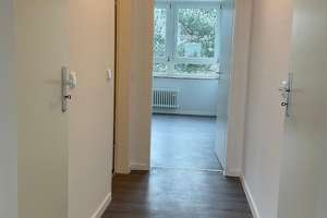 3-Zimmer-Wohnung + Loggia! Renoviert, separate Küche, Wannenbad, Aufzug – Gropiusweg 17, 44801 Querenburg, Bochum – Vorschaubild 8