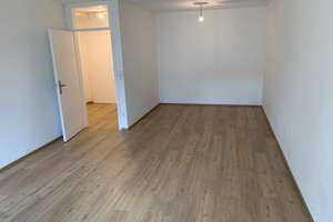 Exklusiv wohnen in Sendling-Westpark: 42 m² mit neuer Einbauküche, Balkon, U6 in 5 Min – 81377 Am Waldfriedhof, München – Vorschaubild 2