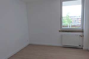 Helle, ruhige, renovierte 2-Zi.-Wohnung mit umlaufendem Balkon, Fernblick & Aufzug – Nähe Uni/Messe – Bergiusstraße 74, 86199 Göggingen-Nordost, Augsburg – Vorschaubild 12