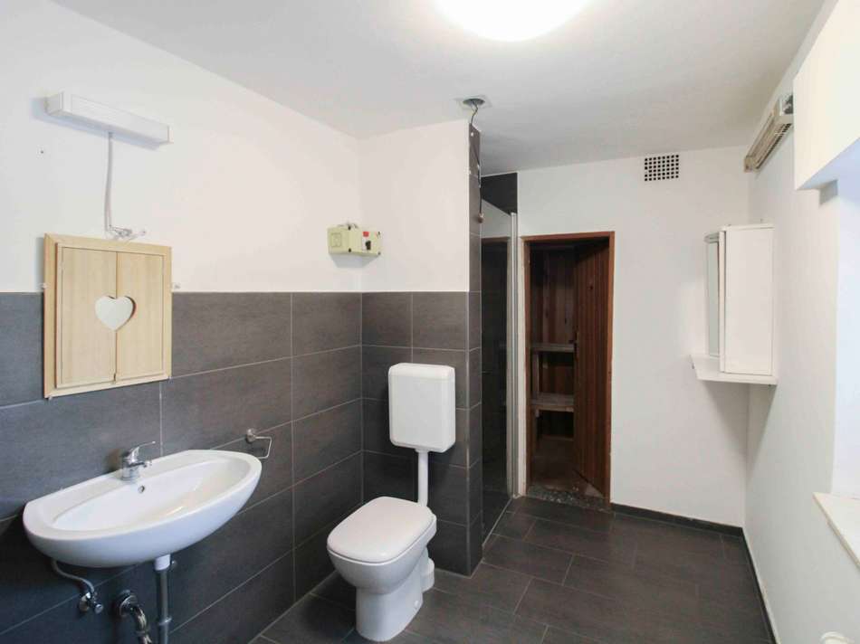 Badezimmer EG