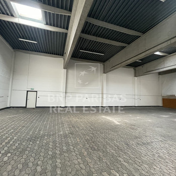 Kompakte Lagerhalle in Ratingen