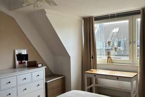 Charmante 2-Zimmer-Dachgeschosswohnung mit traumhaftem Balkon im Herzen des Lorettoviertels – Benzenbergstraße 8, 40219 Unterbilk, Düsseldorf – Vorschaubild 7
