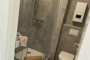 Helle 2-Zimmer-Wohnung im 3. OG mit Balkon in Köln-Neuehrenfeld – Liebigstraße 54, 50823 Neuehrenfeld, Köln – Vorschaubild 1
